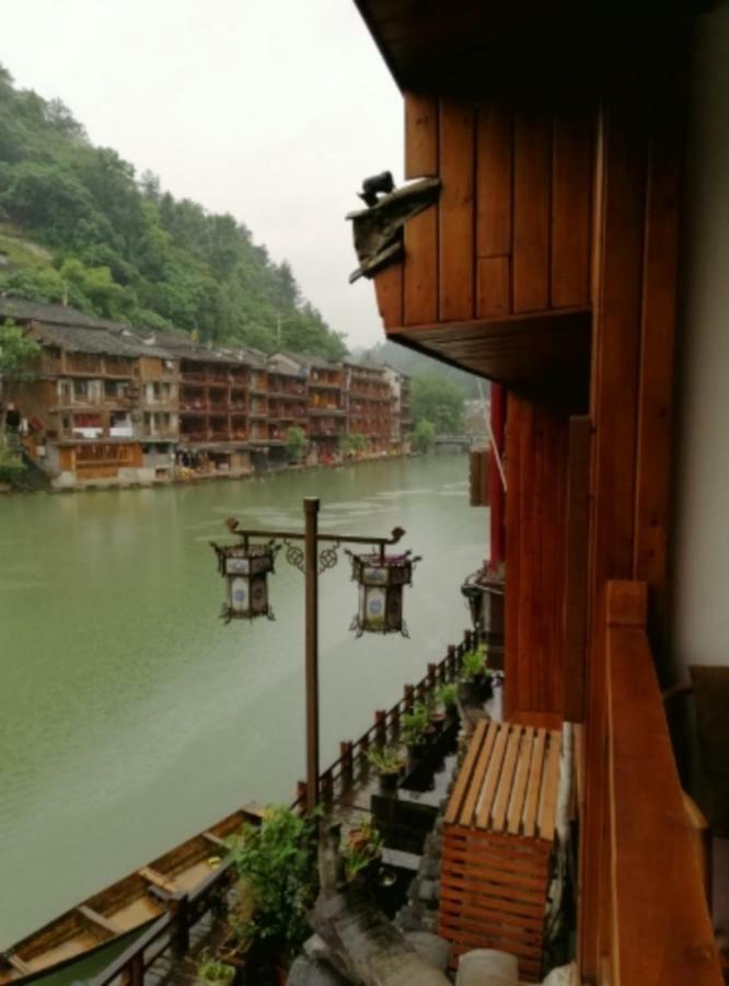沱江缘民宿 Fenghuang Eksteriør billede