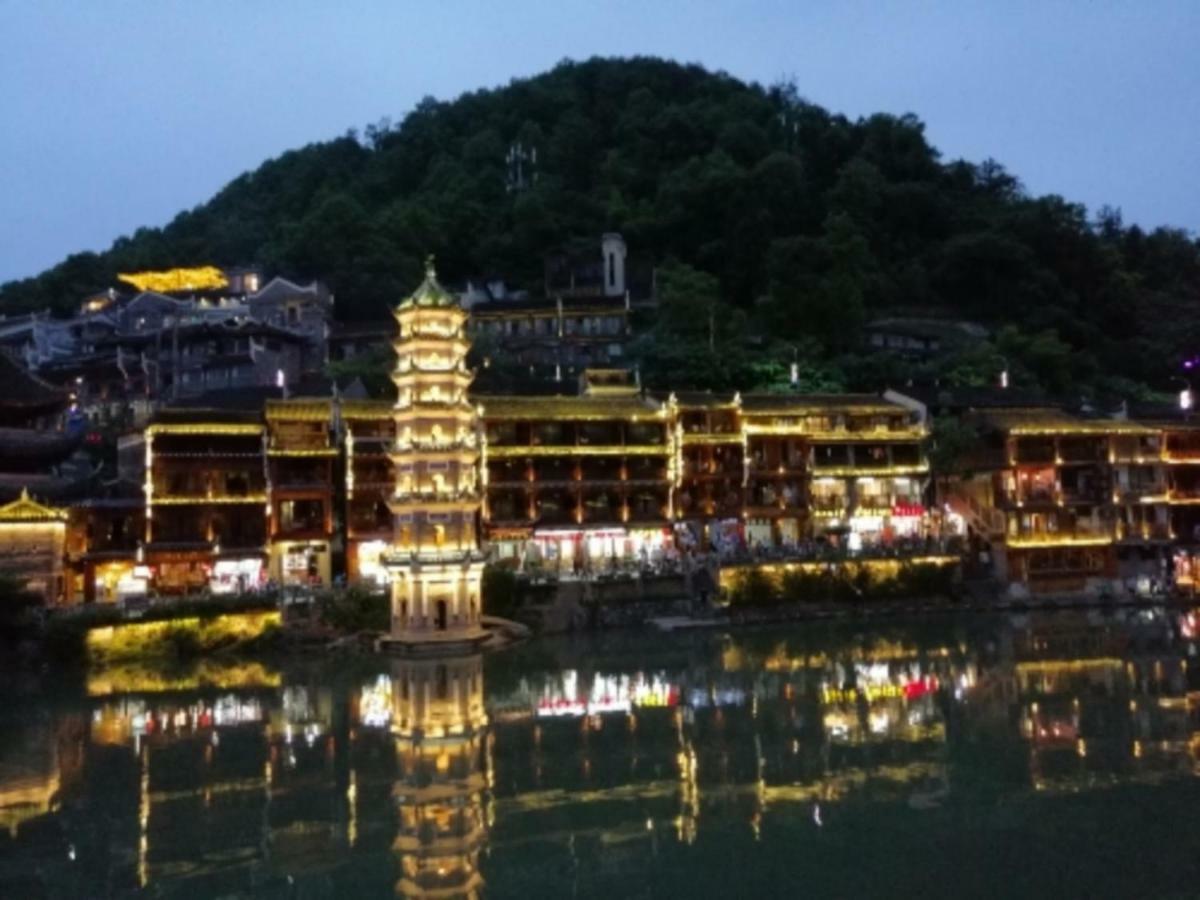 沱江缘民宿 Fenghuang Eksteriør billede